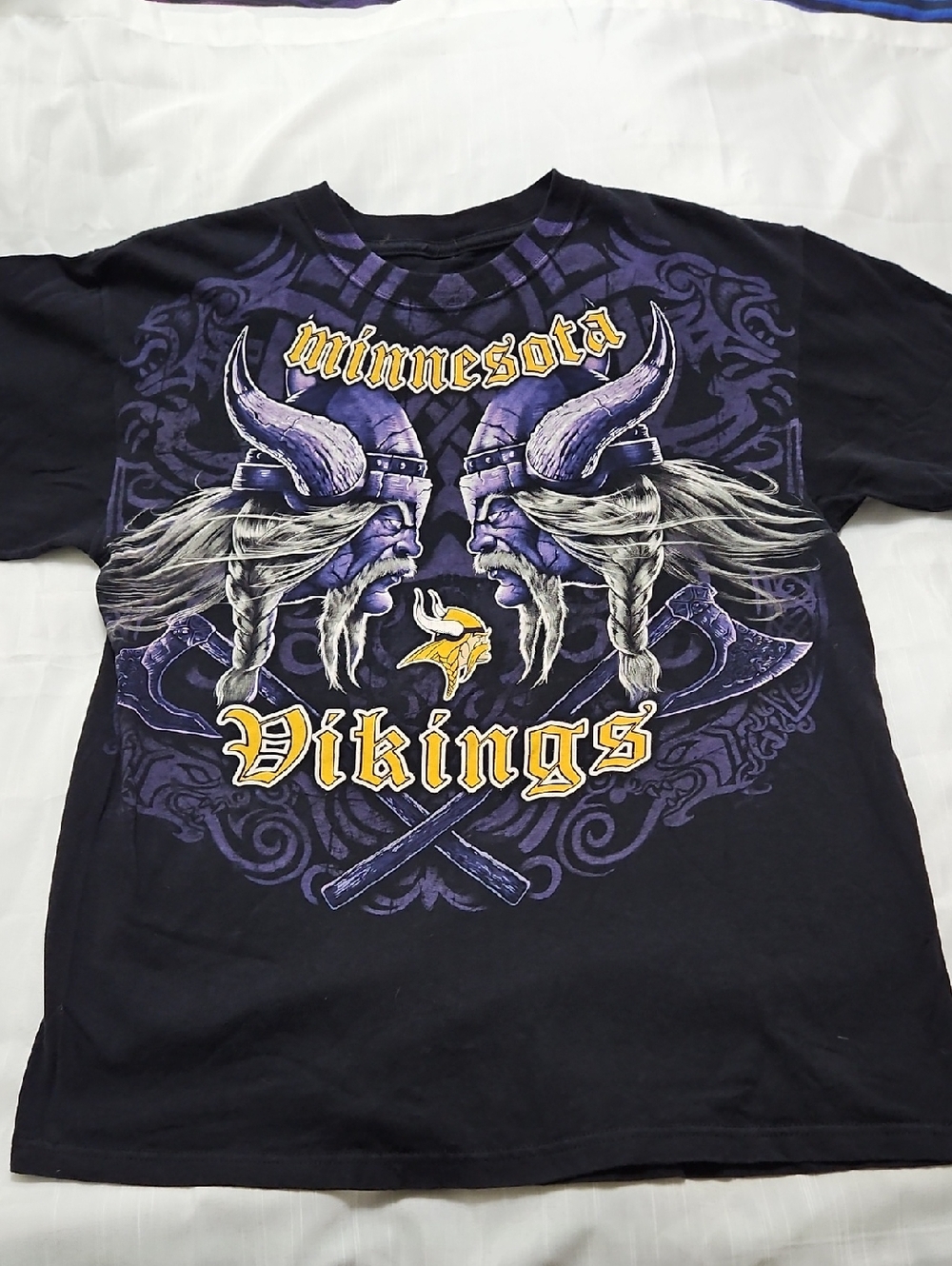 Y2K NFL Minnesota Vikings Football Shirt Fits Medium Black Tee Purple Design